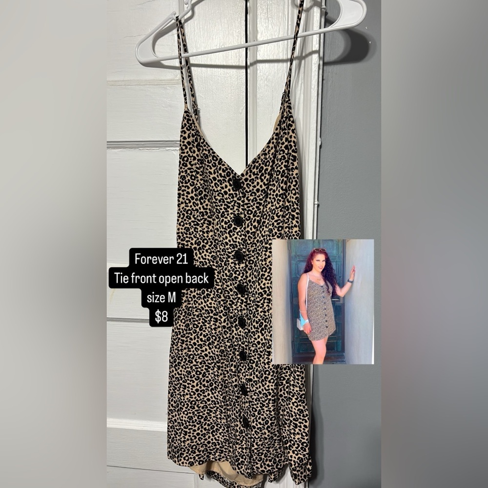 FOREVER 21 LEOPARD tie front open back dress 
Size medium